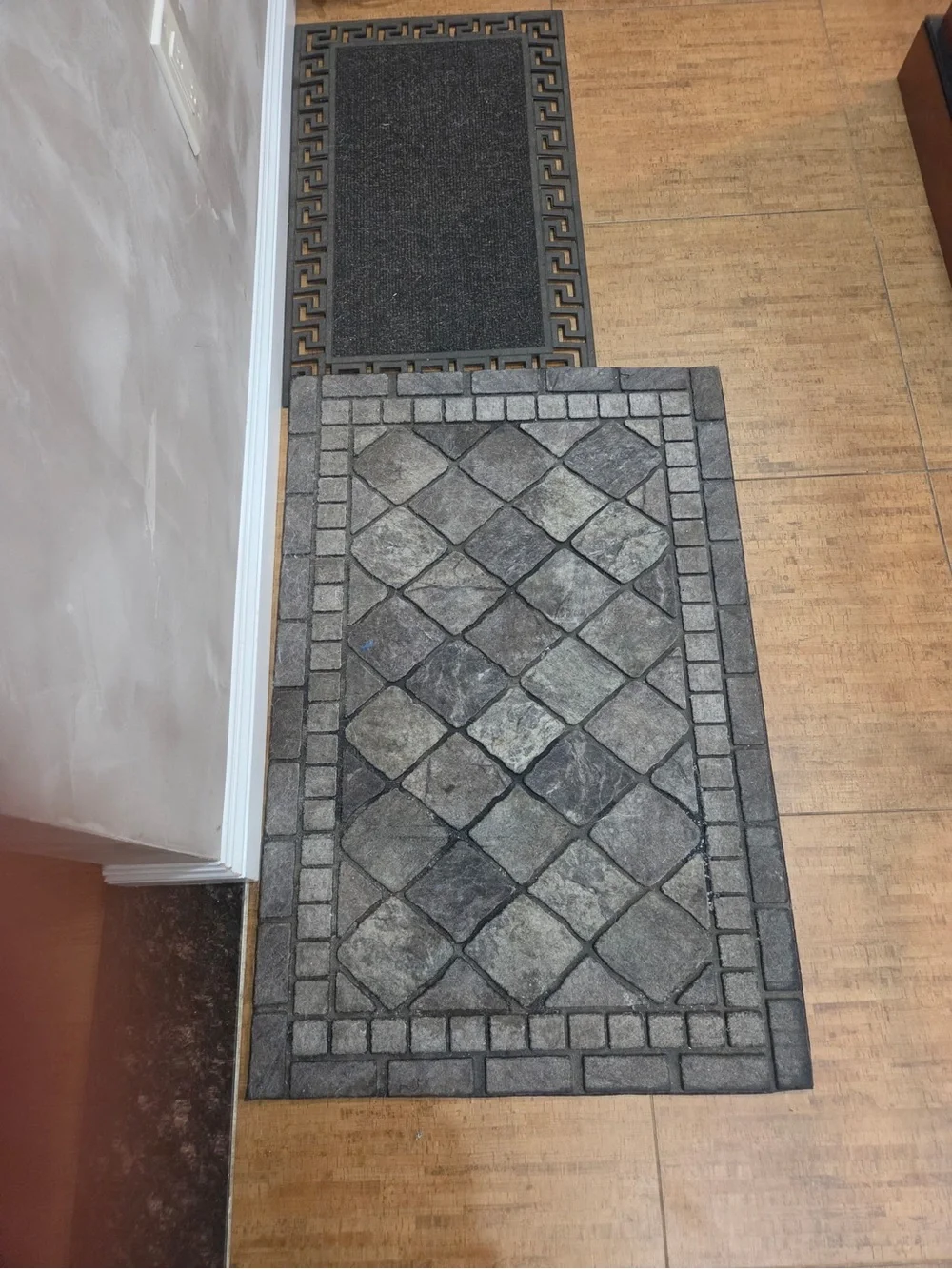 Decorative Slate-Style Area Rug in Gray Tones